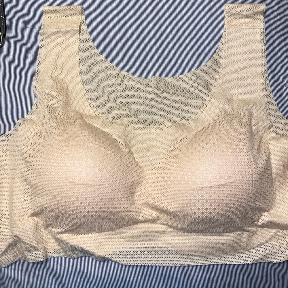 Breathable stretchy tan bra